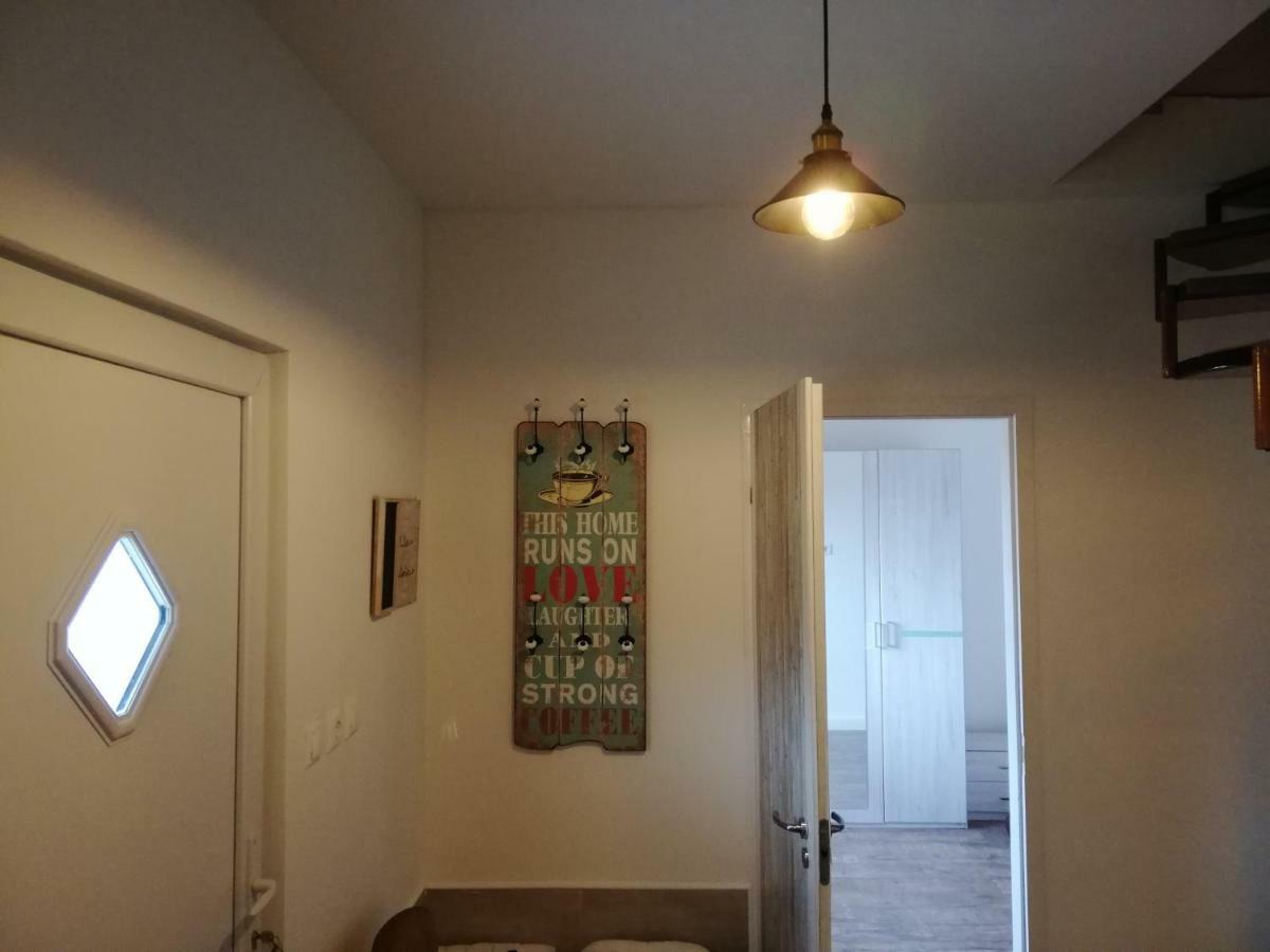 Appartement House At Lake à Esztergom Extérieur photo